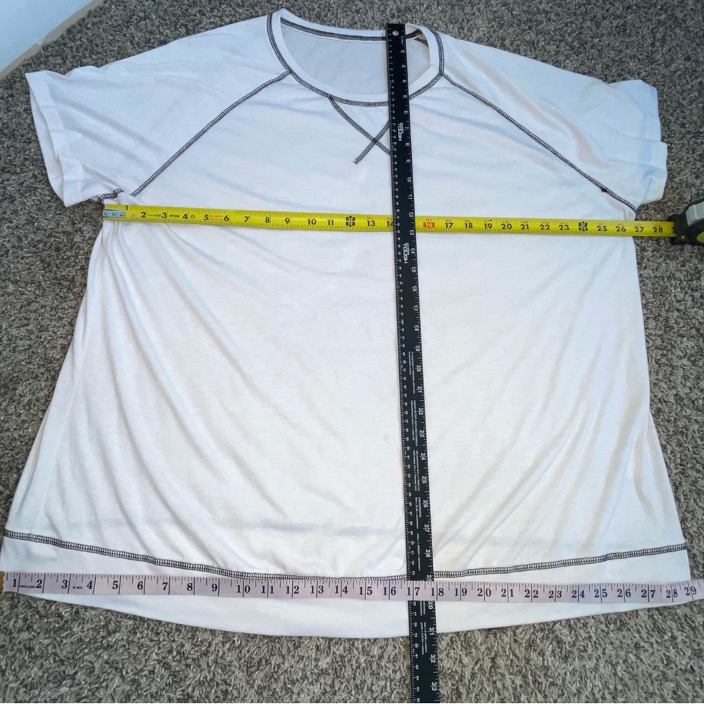 Womens 5X plus size tee shirt White and Black Short Sleeve Raglan Tee